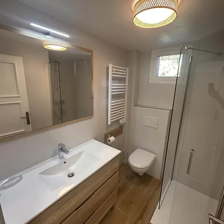 Casa vacanze De Charme Avec Ponton Prive Et Acces Direct Au Lac, 4ch 8 Pers, Exclusivite Lla Selections By Location Annecy Veyrier-du-Lac