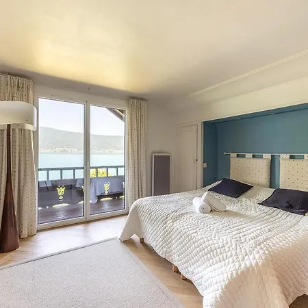 Casa de Férias De Charme Avec Ponton Prive Et Acces Direct Au Lac, 4ch 8 Pers, Exclusivite Lla Selections By Location Annecy *