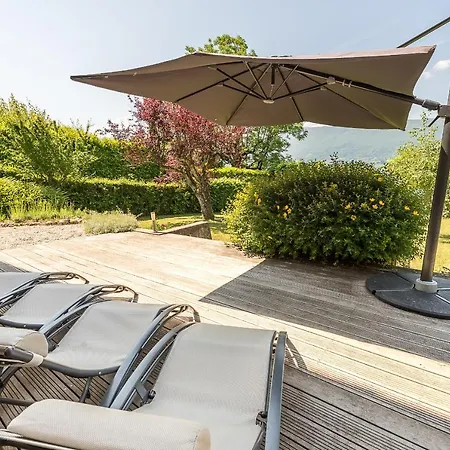 Holiday home De Charme: Lakefront Retreat With Private Pontoon *